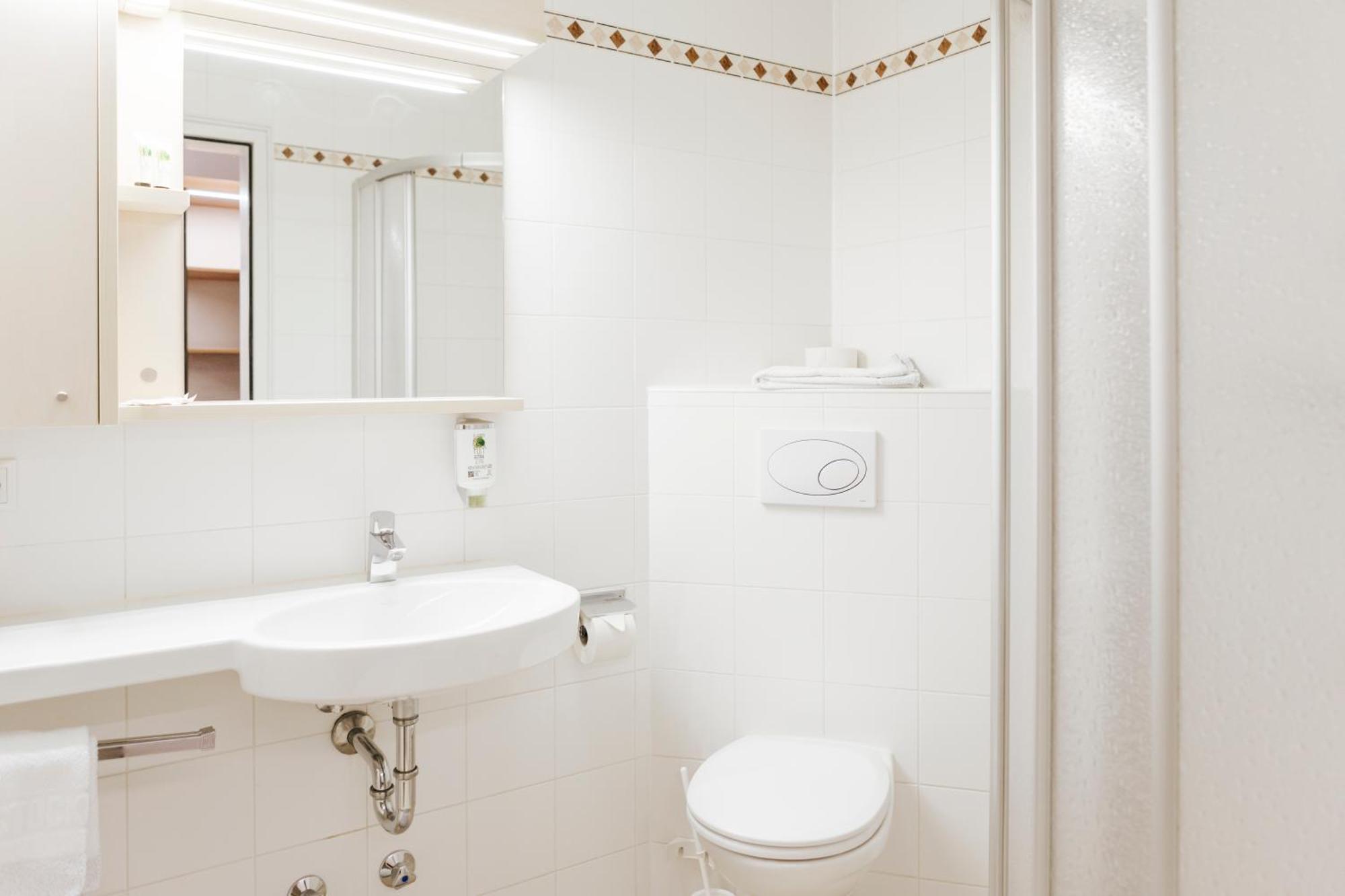Hotel Der Stockinger ウンタープレムシュテッテン エクステリア 写真